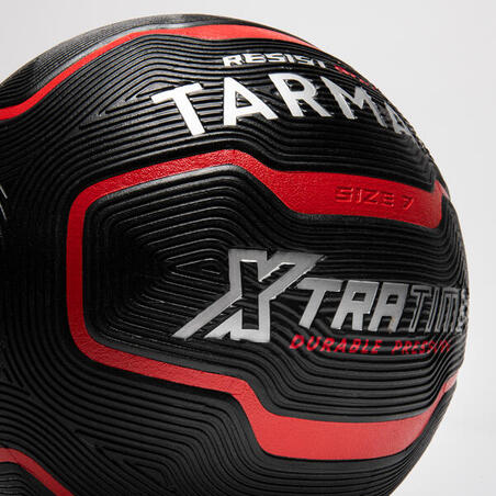 Ballon de basket adulte R900 taille 7 red black. Résistante et ultra agrippant.