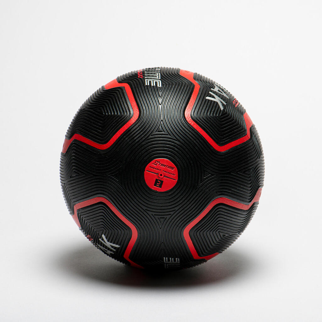 Basketbalová lopta R900 veľkosť 7 červeno-čierna odolná a extra priľnavá