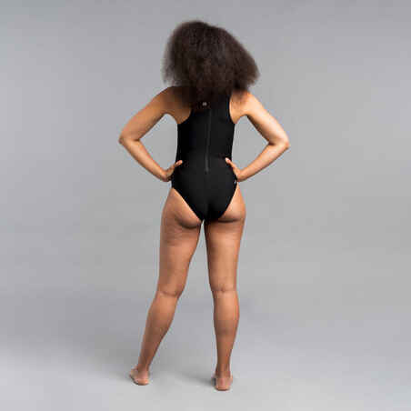 Moteriškas vientisas maudymosi kostiumėlis vandensvydžiui, juodos spalvos