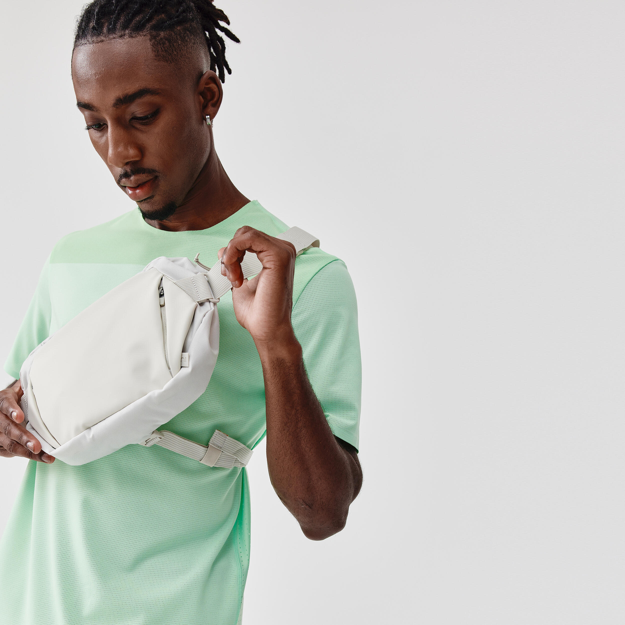 Sports Messenger Bag Cream