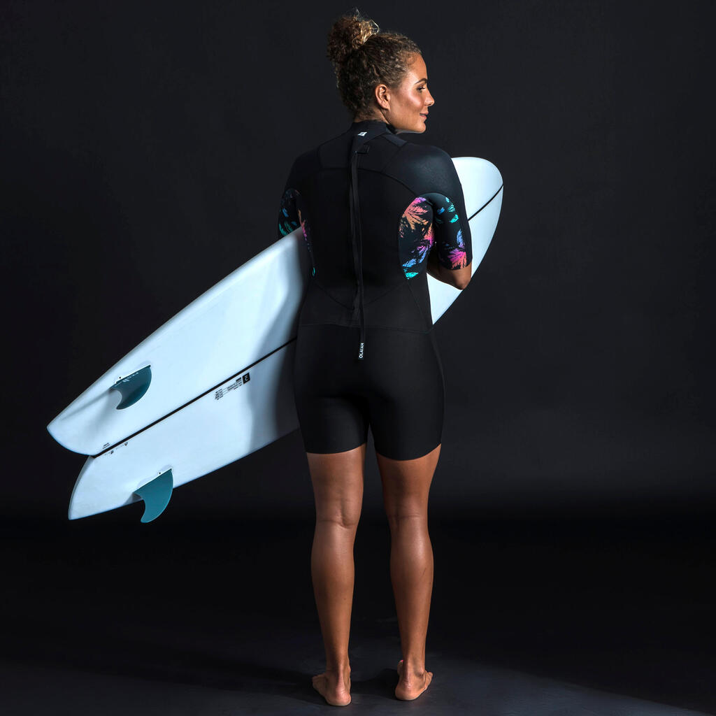 Dámska šortková kombinéza 500 Palmdark na surf so zipsom na chrbte, krátky rukáv