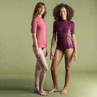 חולצת טי קצרה עם הגנת UV לנשים דגם 100 לספורט מים - ורוד מאובק