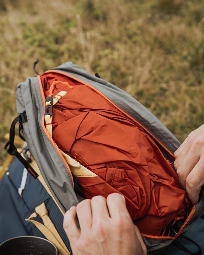 Zaino trekking uomo MT900 ULTRALIGHT 50+10L blu azzurro