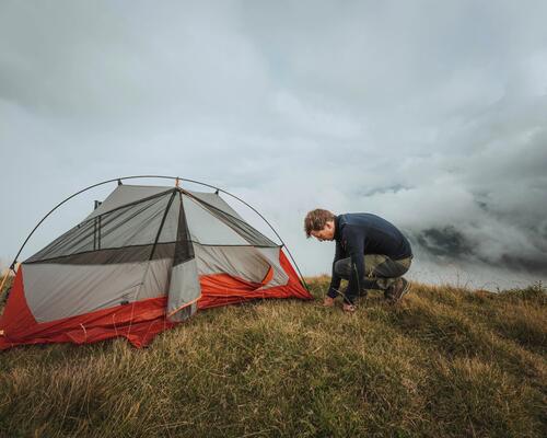 Comment vérifier que sa tente est en bon état avant de partir camper - titre