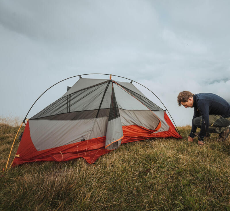 Comment vérifier que sa tente est en bon état avant de partir camper - titre