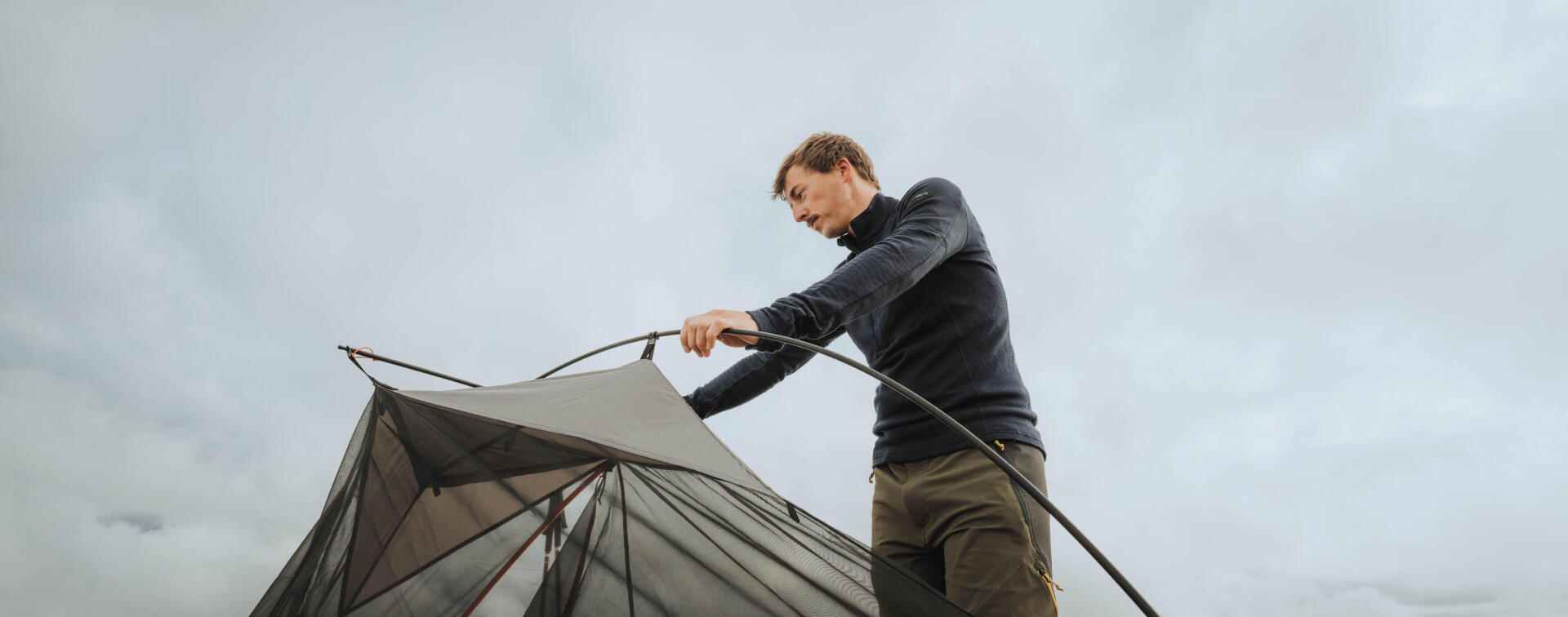 Wie repariert man ein zerrissenes Zelt? 