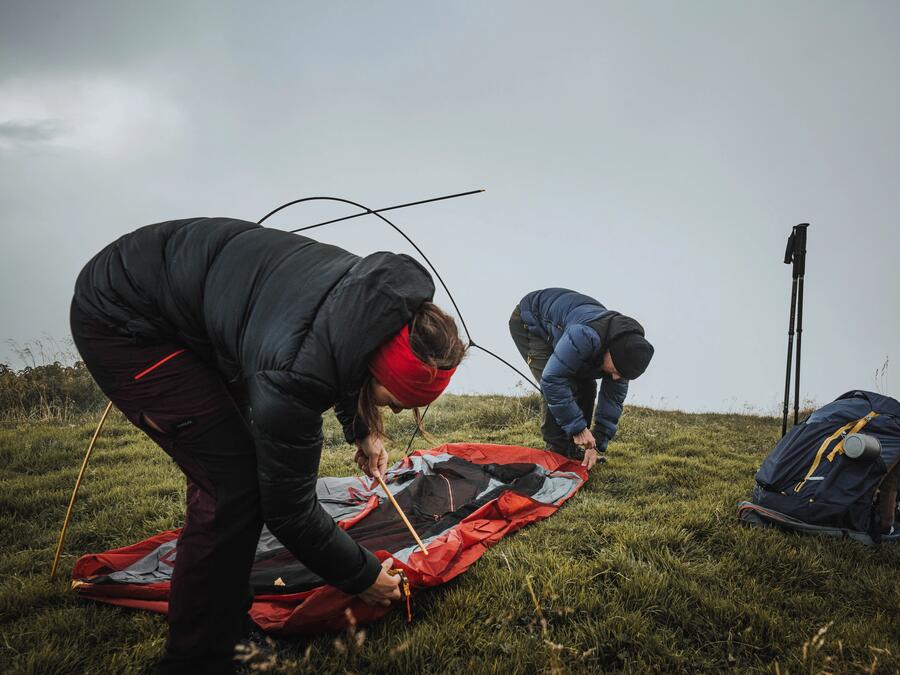 Sátor túrázáshoz MT900: útmutatók, felállítás, javítás