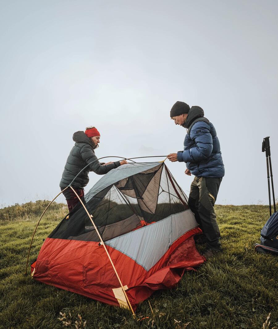 Sátor túrázáshoz MT900: útmutatók, felállítás, javítás
