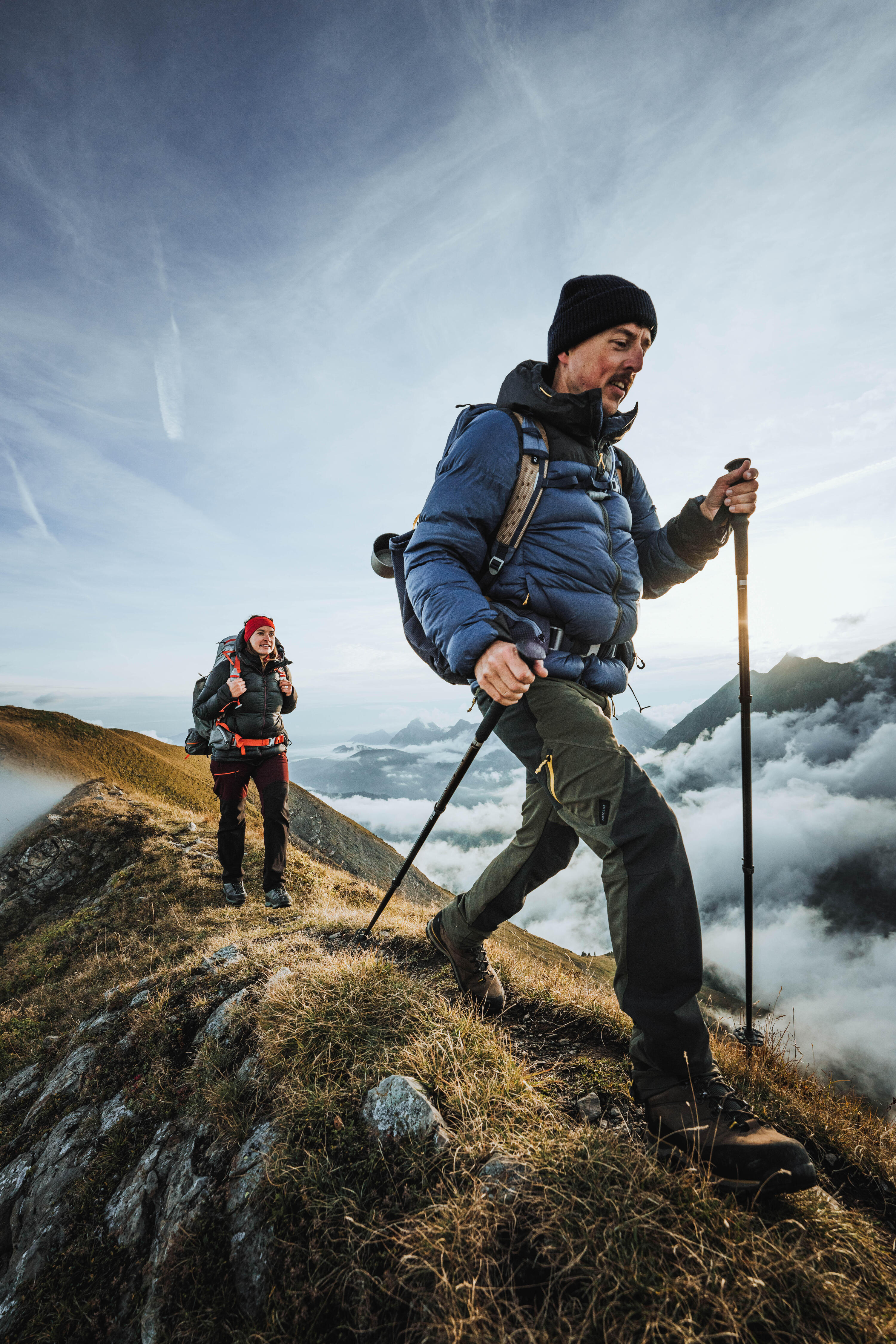 Pánská turistická péřová bunda s kapucí MT 900 13/14