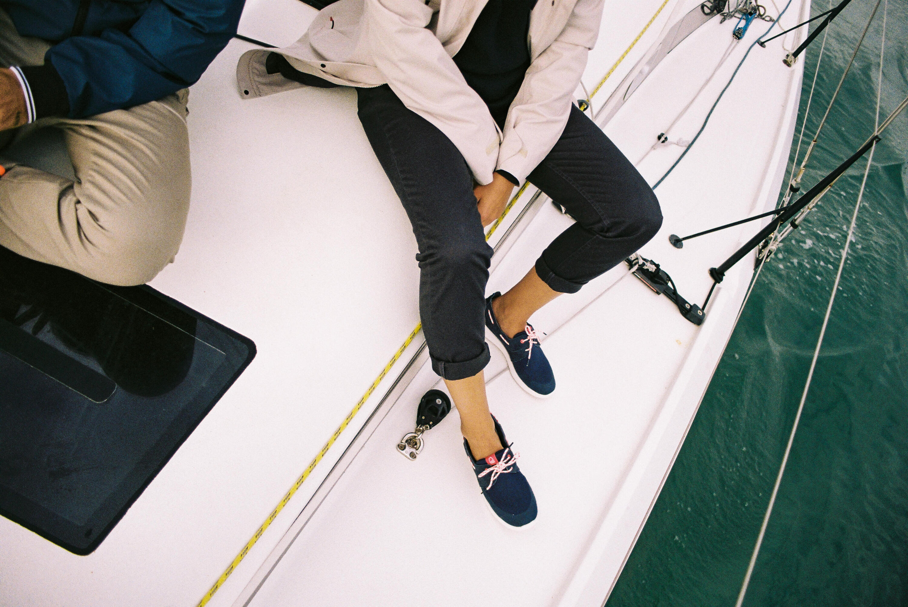 Dámské kalhoty na plavbu Sailing 100 šedé 11/14