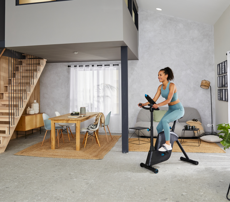 Matériel de fitness compact pour faire son sport à la maison