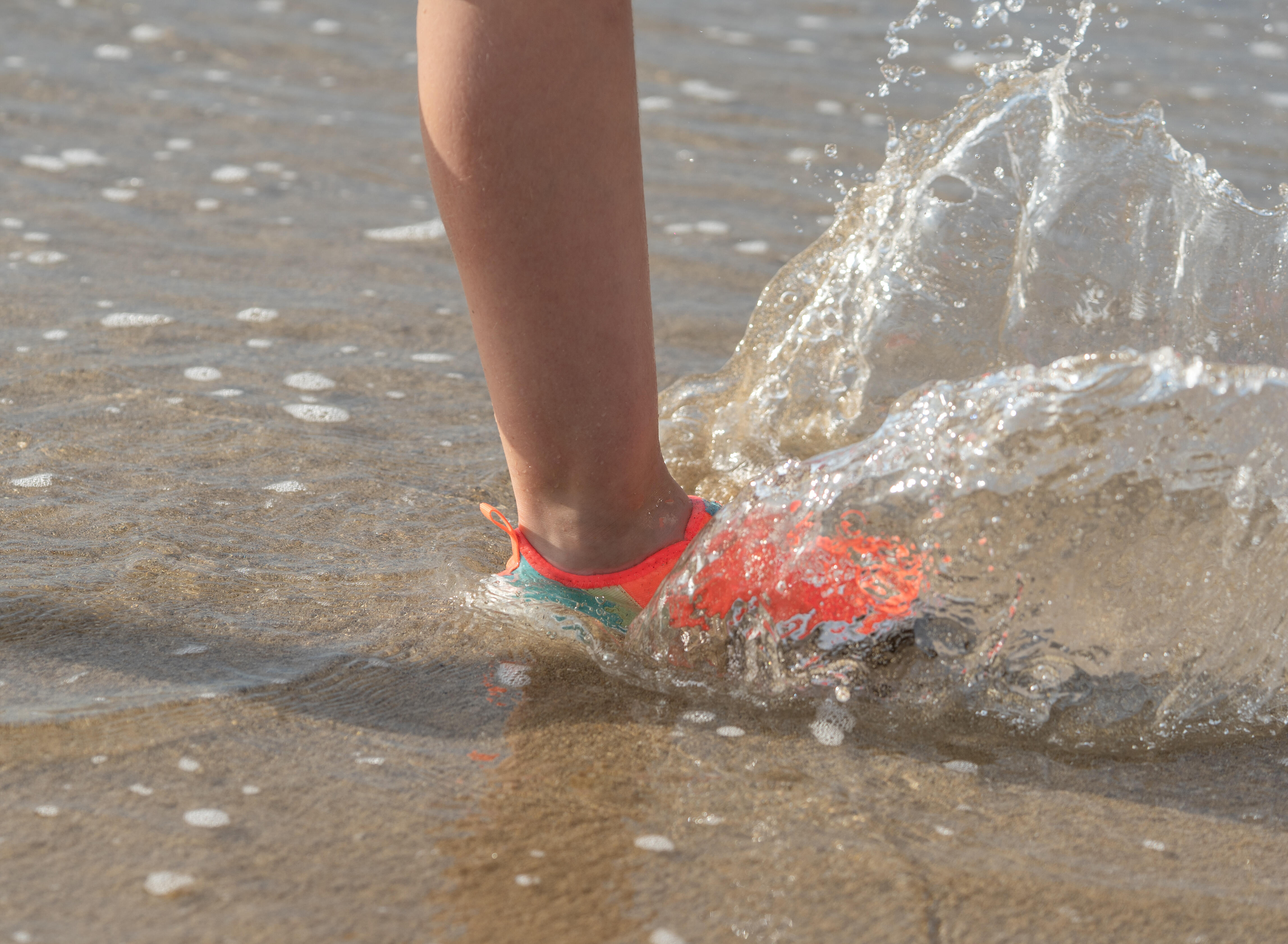 Kids' Snorkelling Water Shoes - SNK 120 Coral - Fluo peach