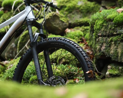 Comment changer mes poignées de vélo (ou grips)?