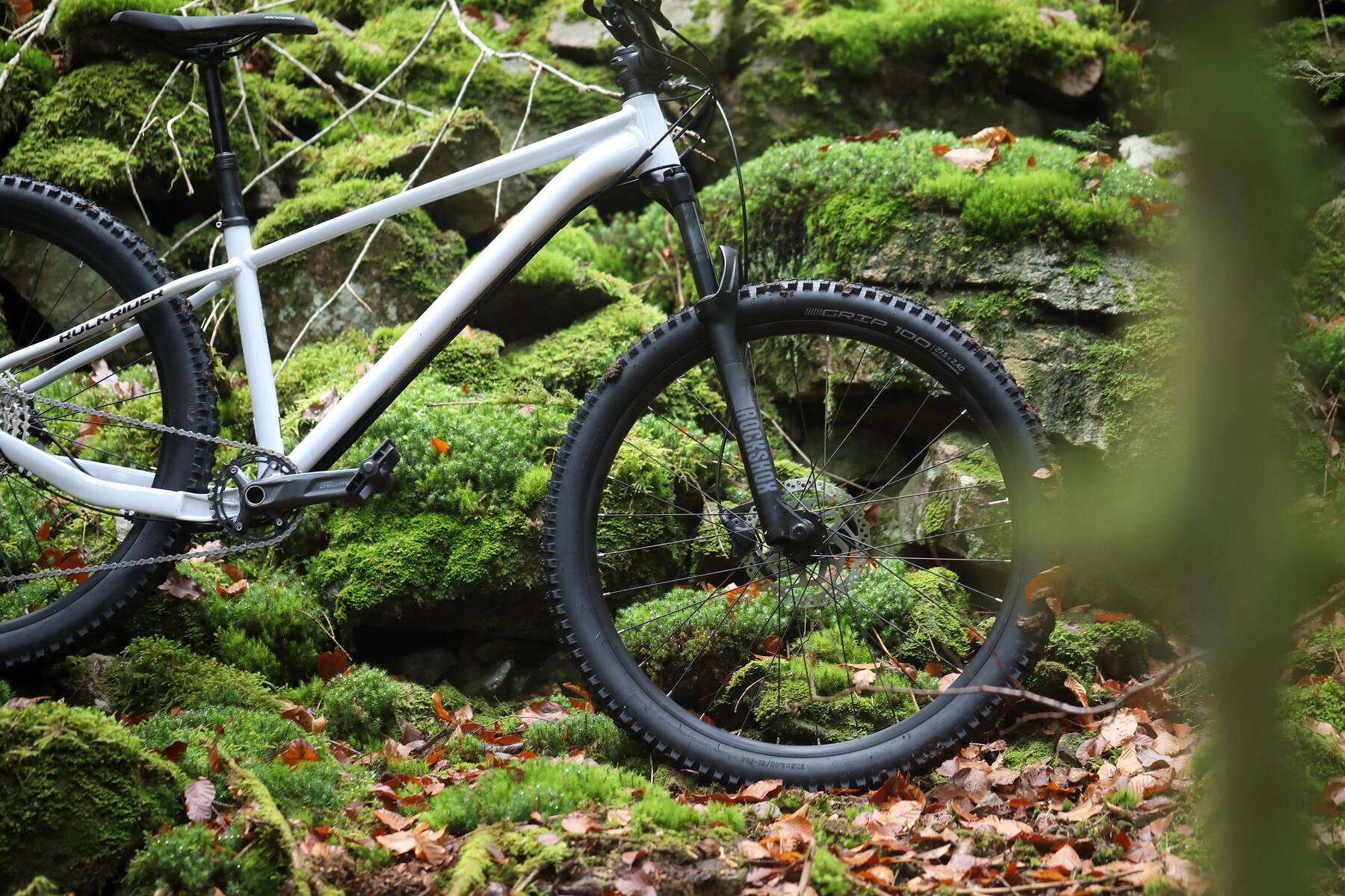 Gonfler ses pneus VTT : quelle pression choisir ?