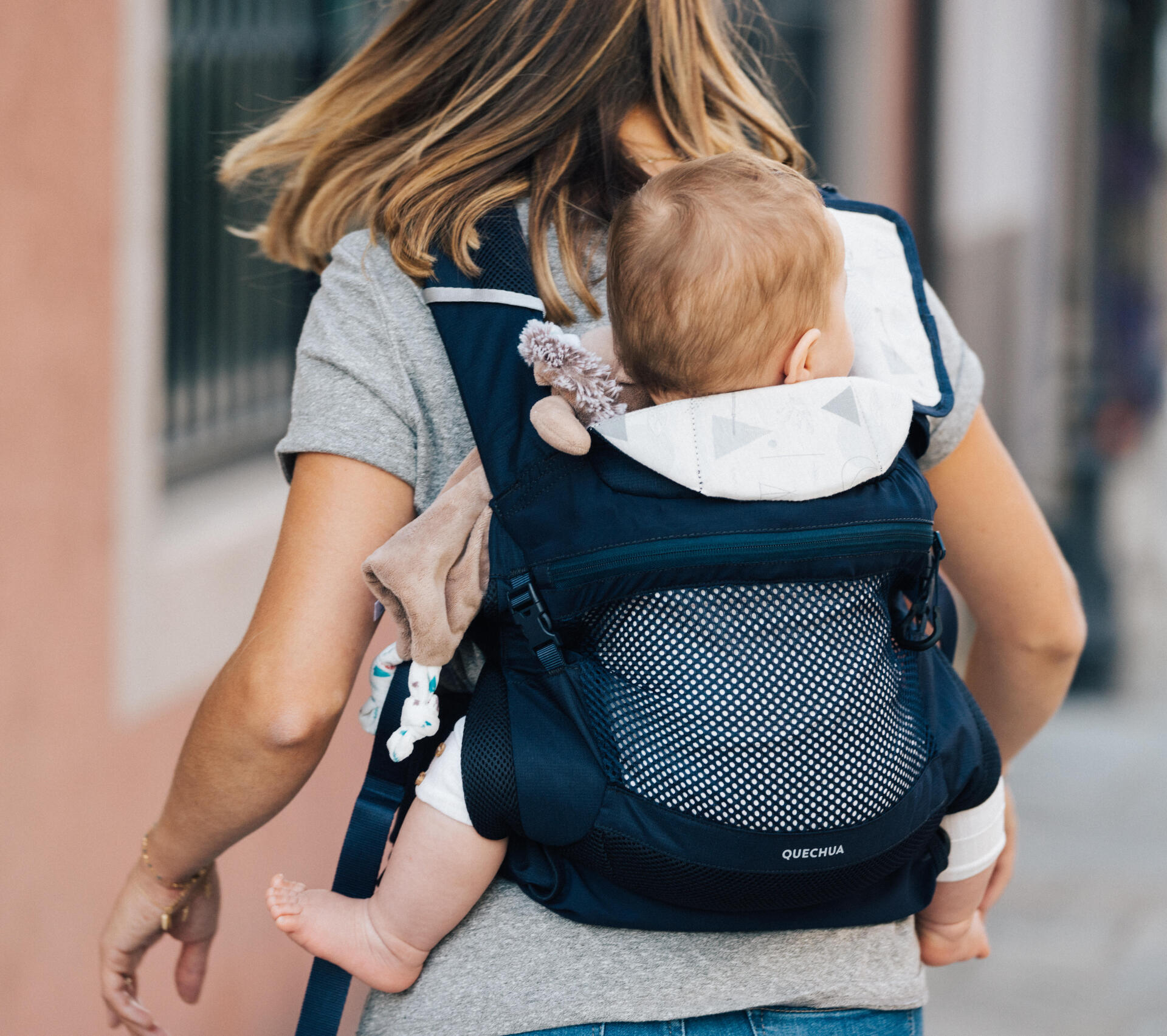 Hiking maternity clothes