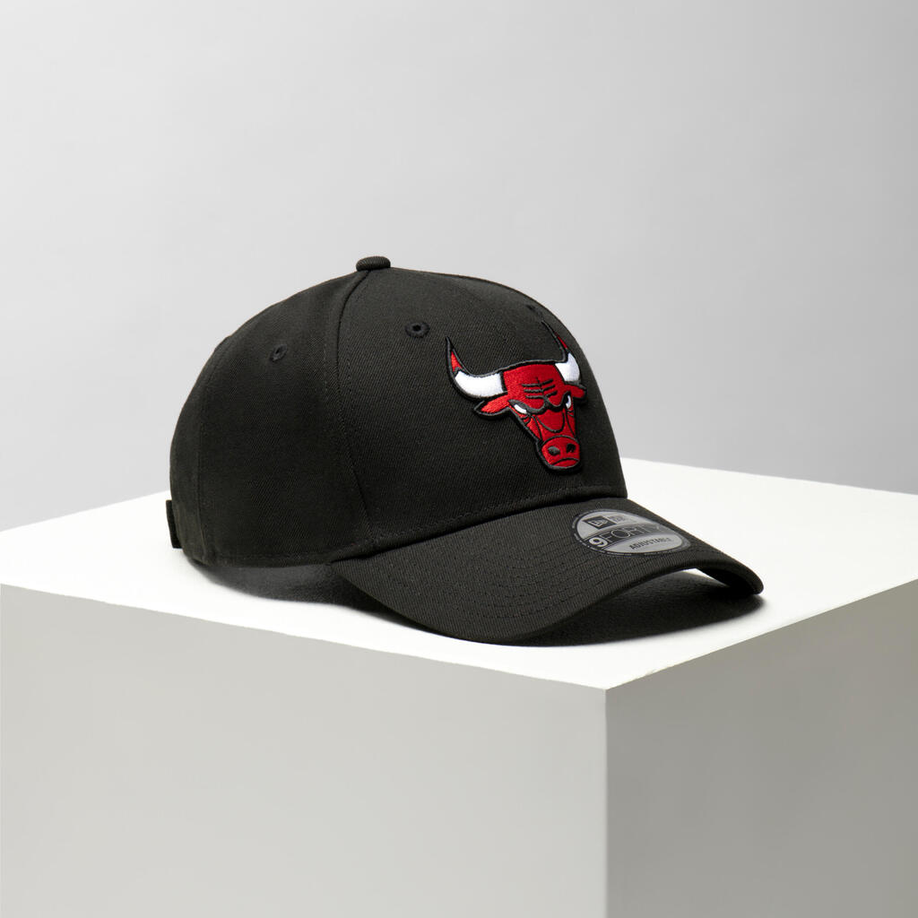 Pieaugušo basketbola cepure “NBA 9Forty”, Čikāgas “Bulls”, melna/sarkana