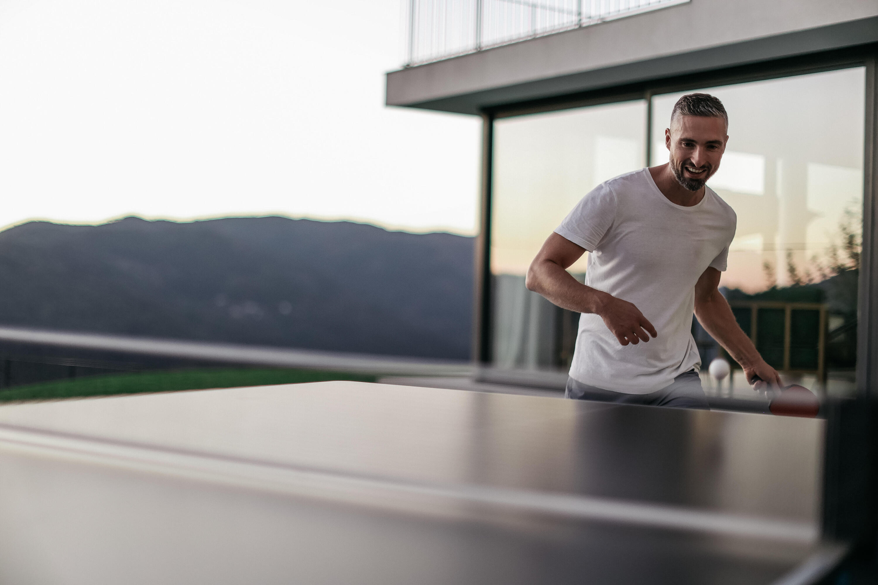 Seconde vie - TABLE DE PING PONG EXTÉRIEURE PPT 930.2 NOIRE AVEC HOUSSE INCLUSE 21/25