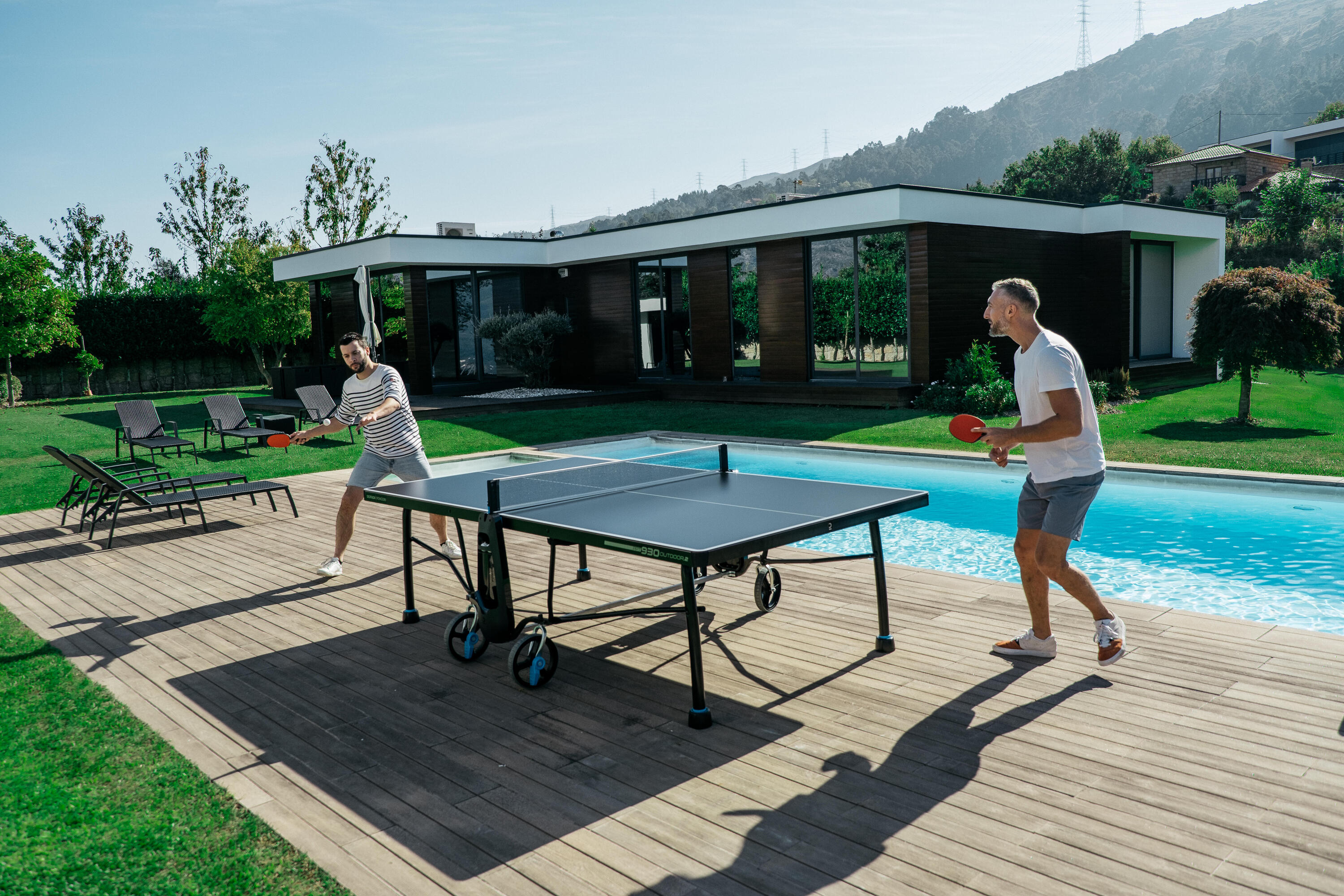 Seconde vie - TABLE DE PING PONG EXTÉRIEURE PPT 930.2 NOIRE AVEC HOUSSE INCLUSE 18/25