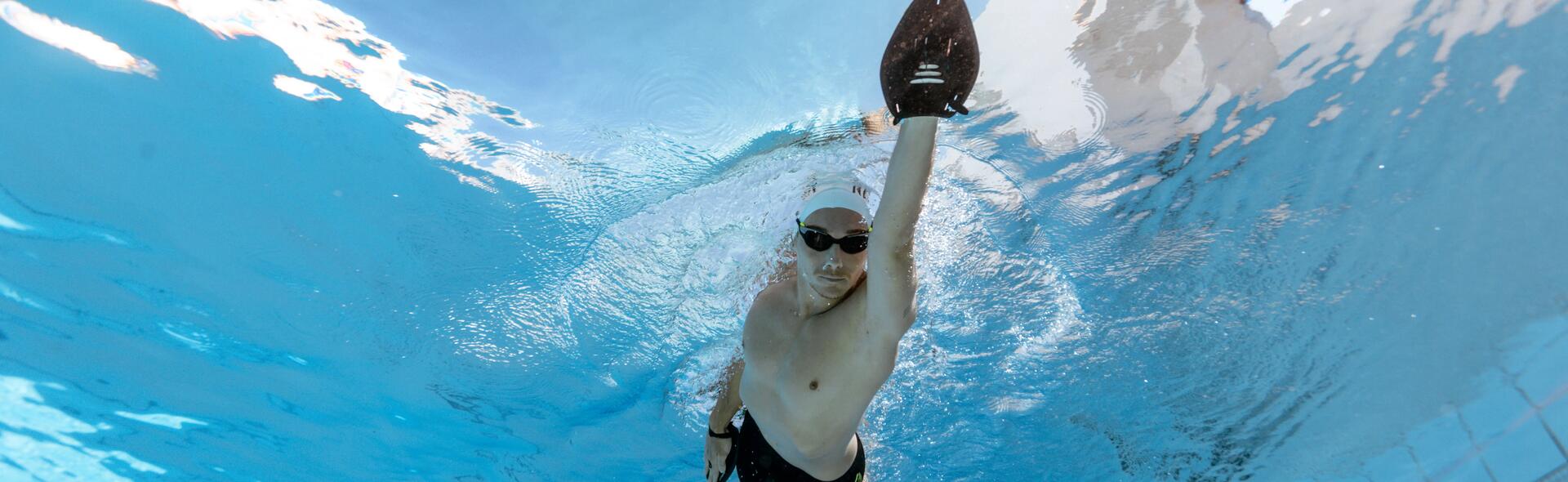 Le matériel d’entraînement de natation pour les bras