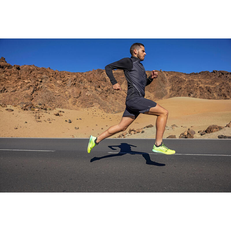 CHALECO RUNNING HOMBRE KIPRUN LIGHT NEGRO 