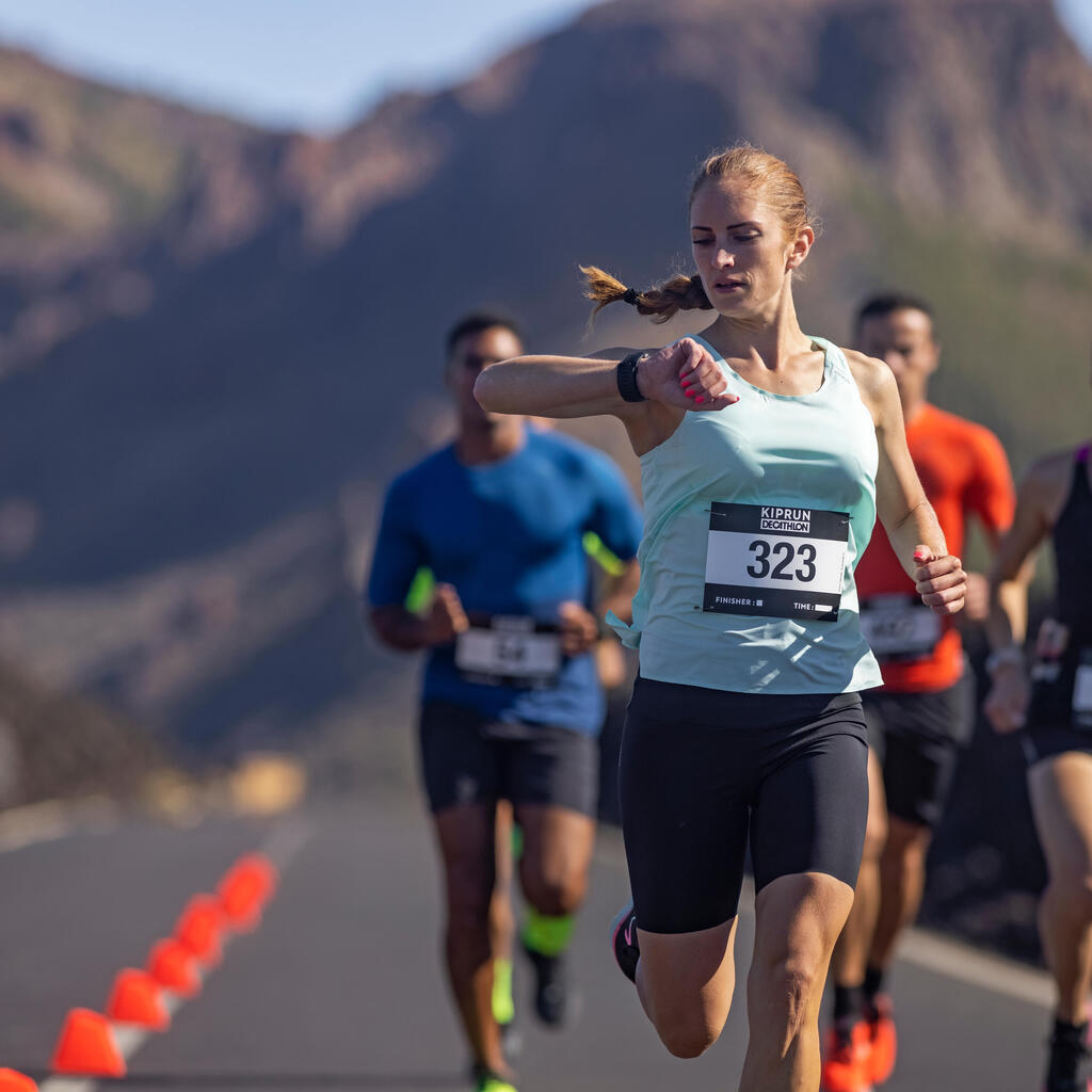 Įvairių sporto šakų išmanusis laikrodis su GPS „Kiprun 500“, juodas