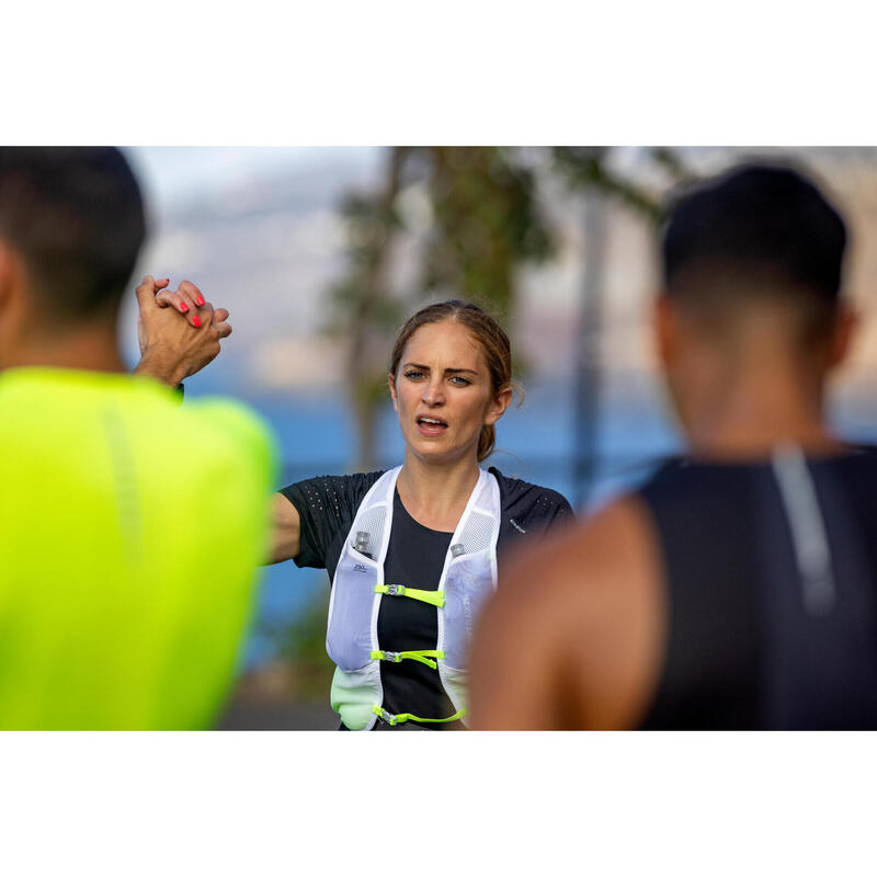 Marathonweste Trinkweste Laufrucksack weiss/gelb