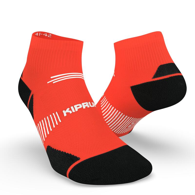 Střední běžecké ponožky tenké RUN900 korálové 