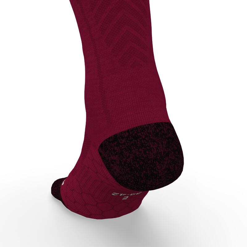 Vysoké běžecké ponožky z vlny merino Run900 vínové 