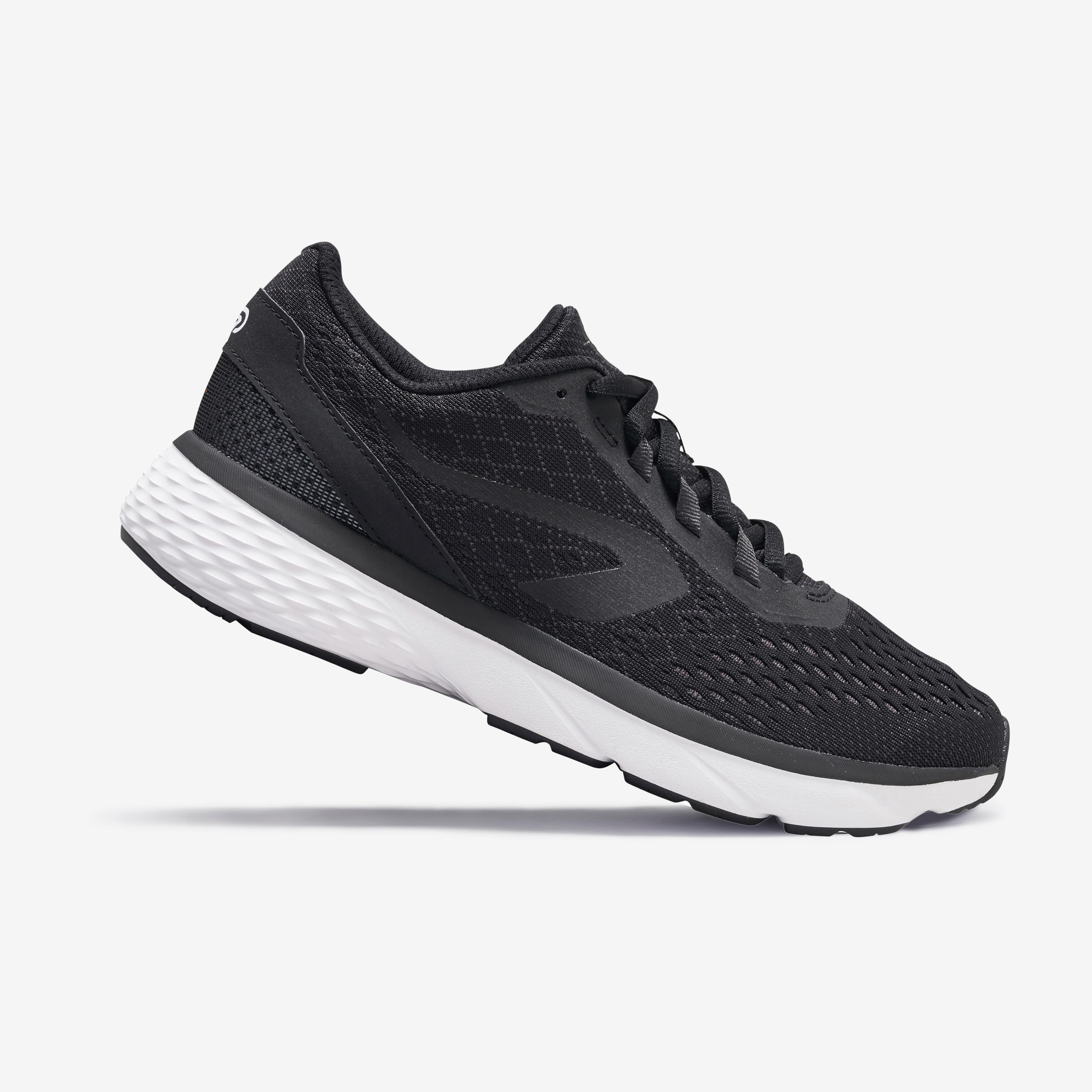 running trainers black and white