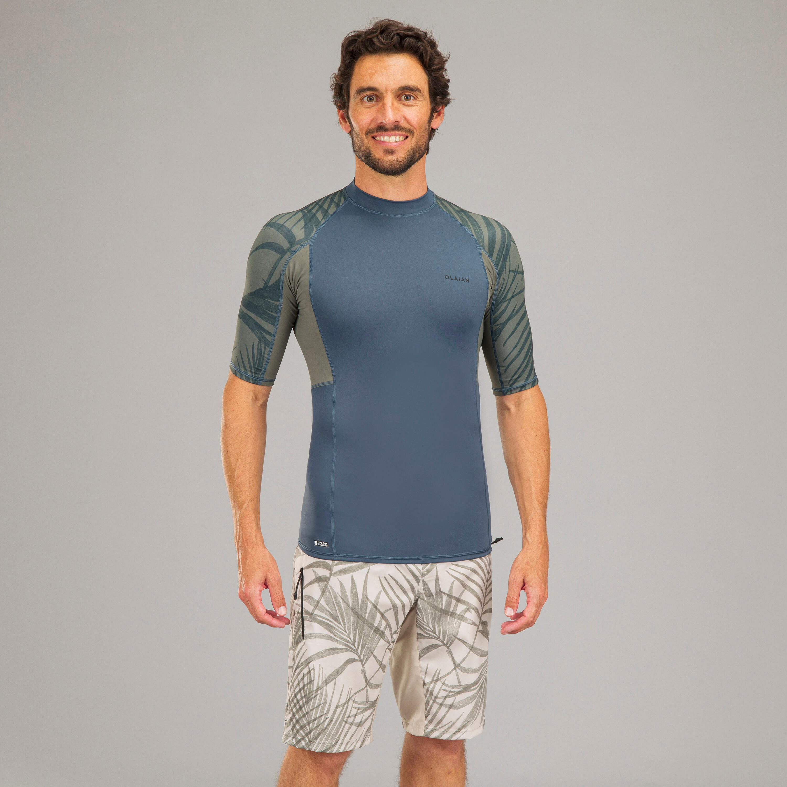 Men's surfing short-sleeved UV-protection T-shirt - 500 grey khaki 2/8