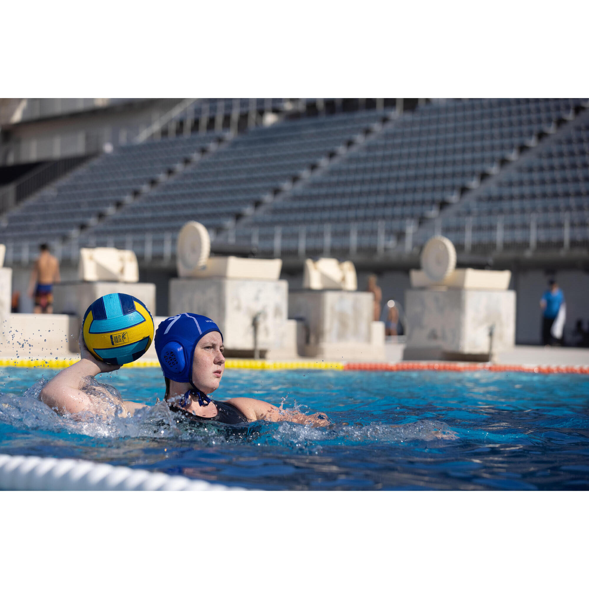 CONFEZIONE DA 16 CAPPELLINI DA PALLANUOTO WP900 BLU PER ADULTI