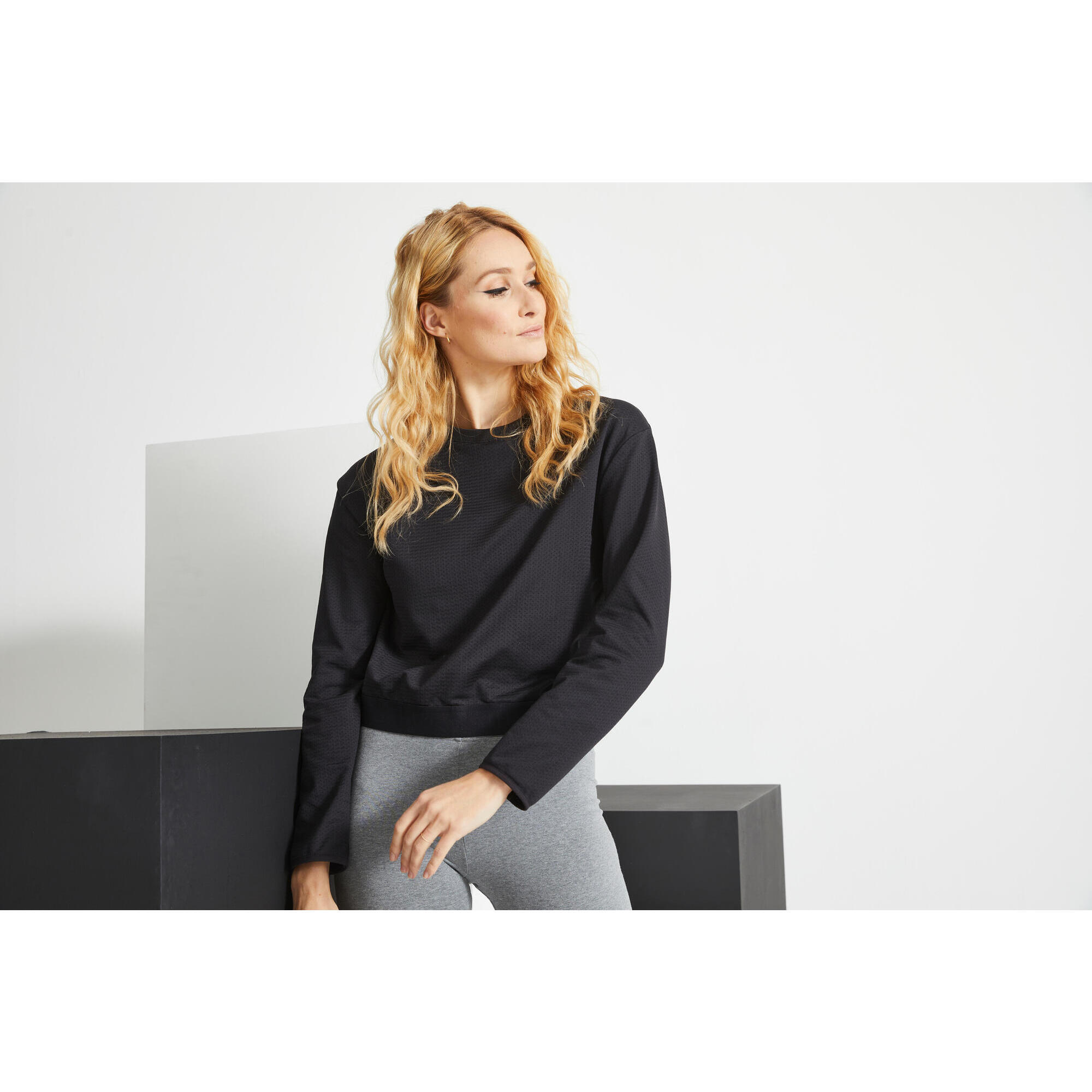 Felpa donna fitness 500 taglio corto nera DOMYOS | DECATHLON