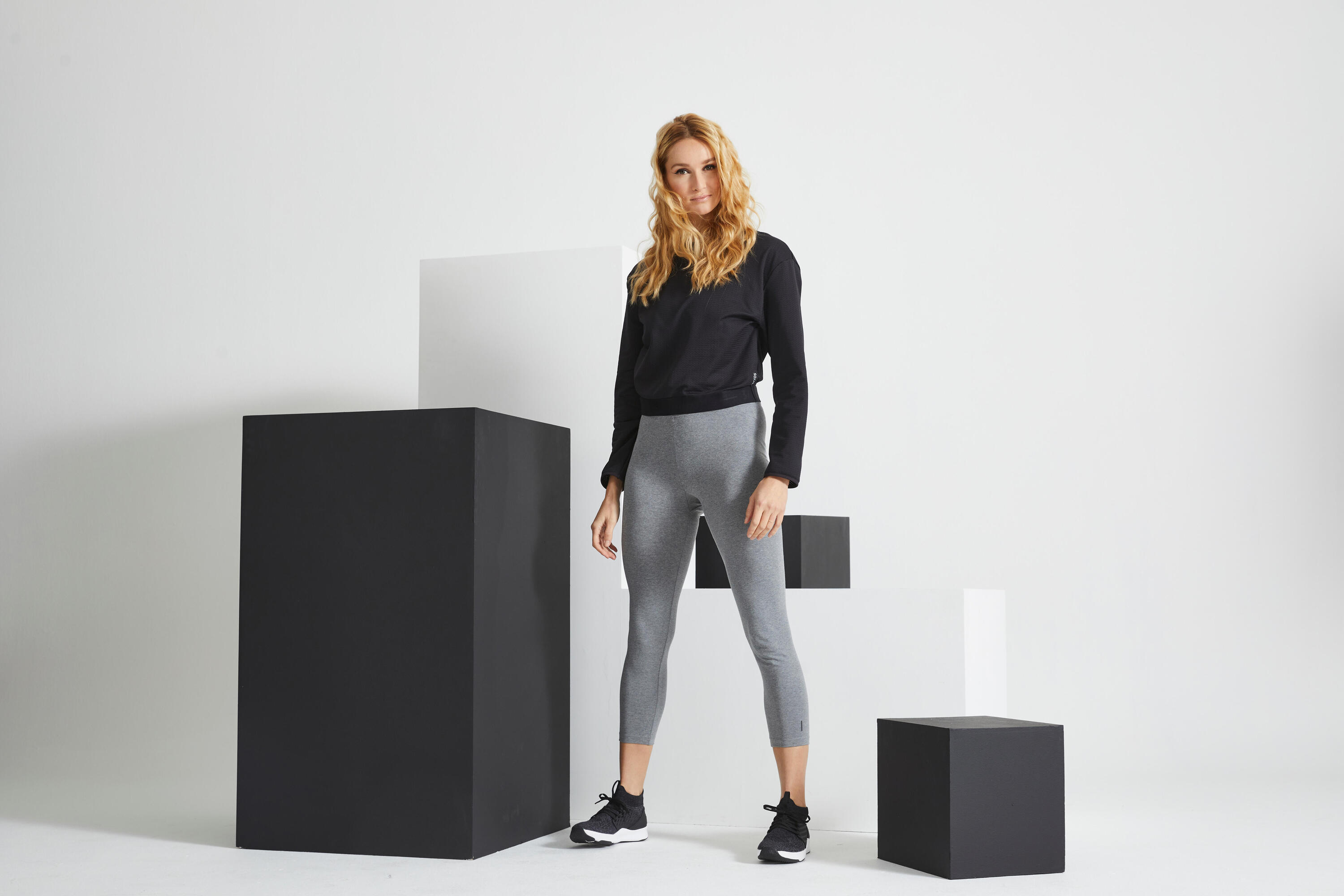 Leggings 7/8 donna fitness FIT+ 500 cotone leggero grigi melange 4/7