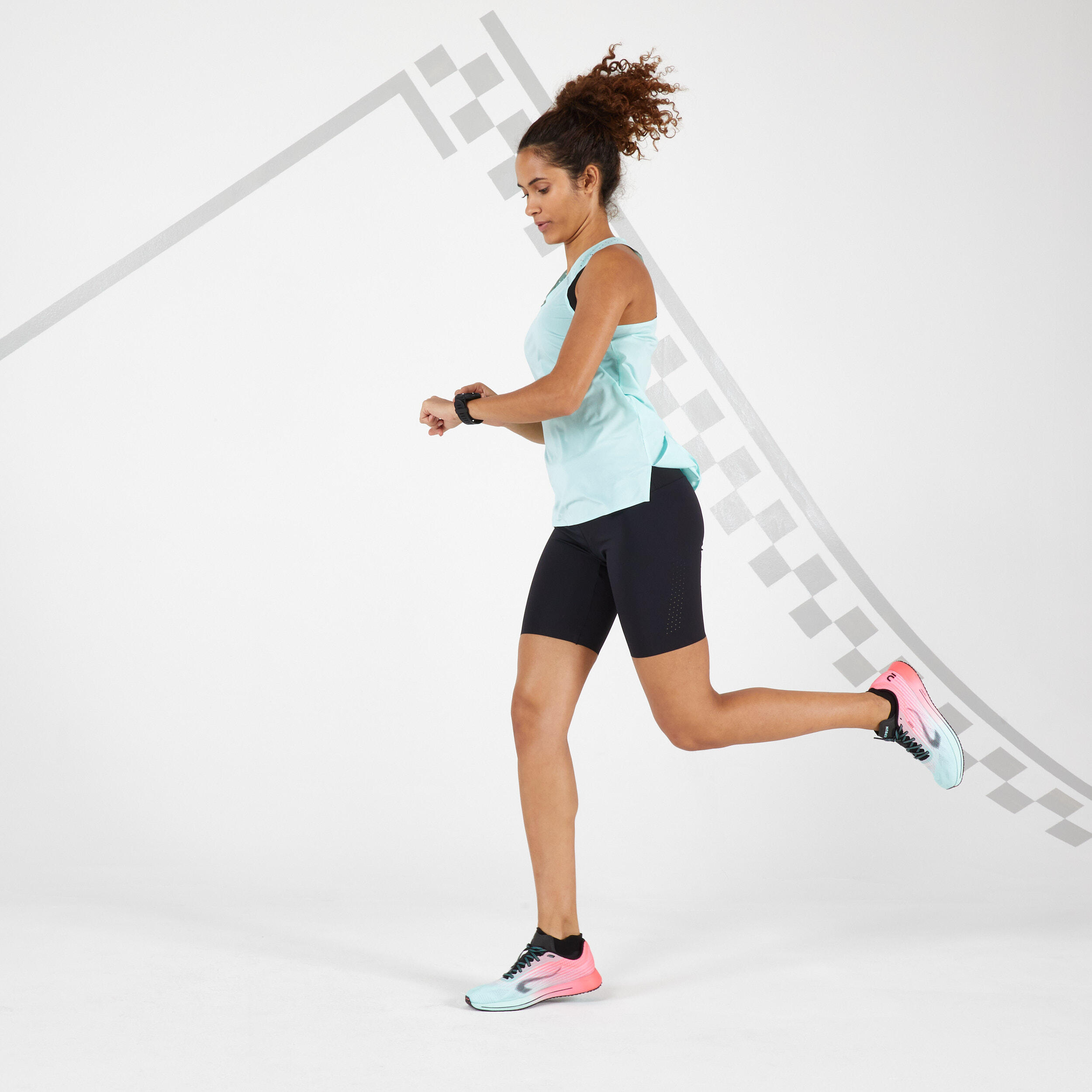 KIPRUN SUPPORT W TIGHT SHORTS - BLACK 