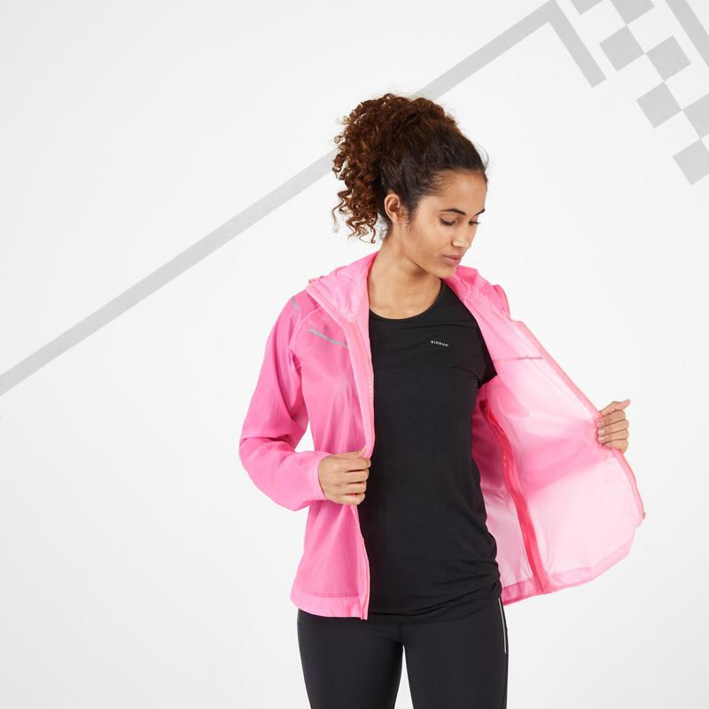 VESTE RUNNING FEMME COUPE PLUIE KIPRUN LIGHT ROSE