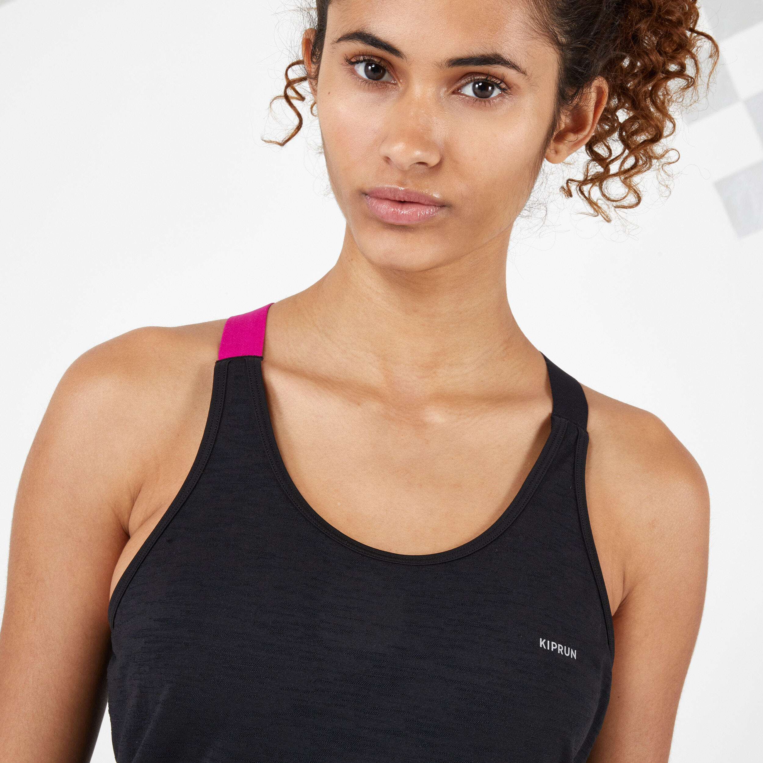 CARE RUNNING TANK TOP WITH BUILT-IN BRA - BLACK/PINK 5/7
