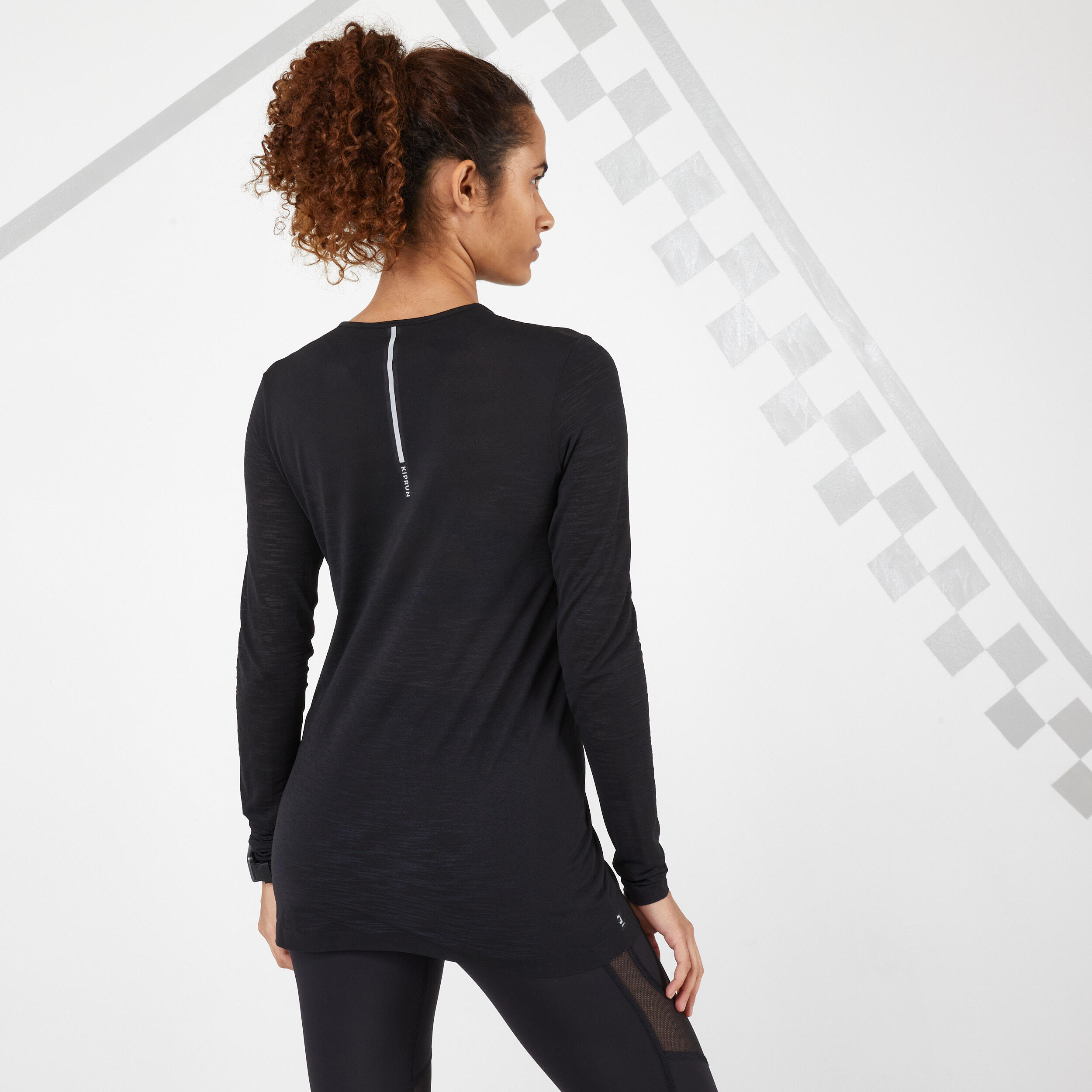 TEE SHIRT RUNNING MANCHES LONGUES FEMME RESPIRANT KIPRUN CARE NOIR 6/10