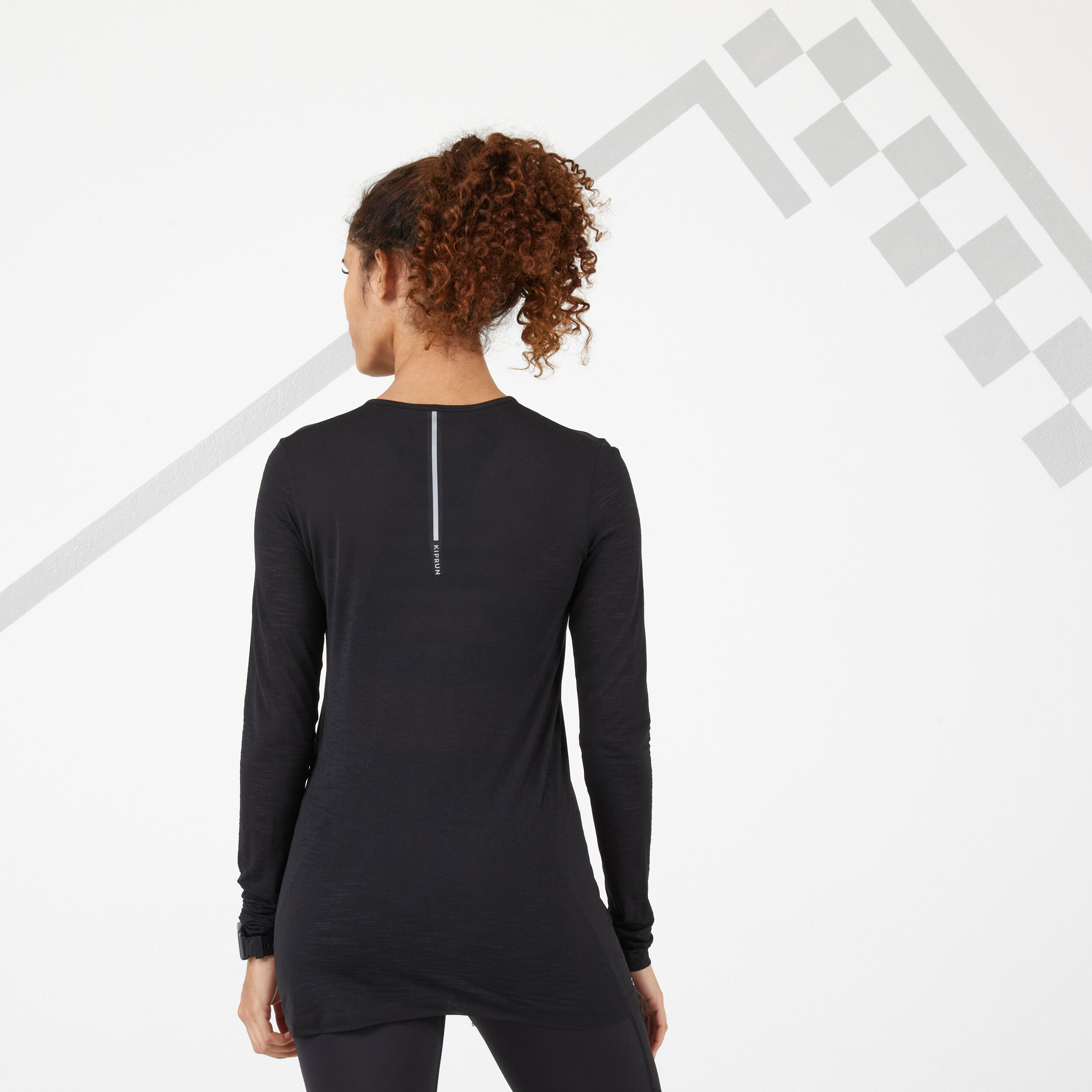 TEE SHIRT RUNNING MANCHES LONGUES FEMME RESPIRANT KIPRUN CARE NOIR 3/10