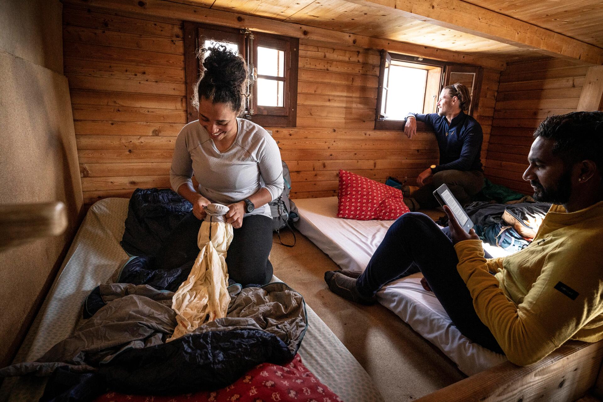 sphere media background sample