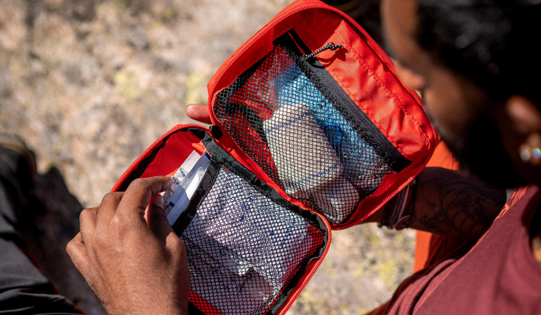 Kit primeiros socorros para levar a acampar