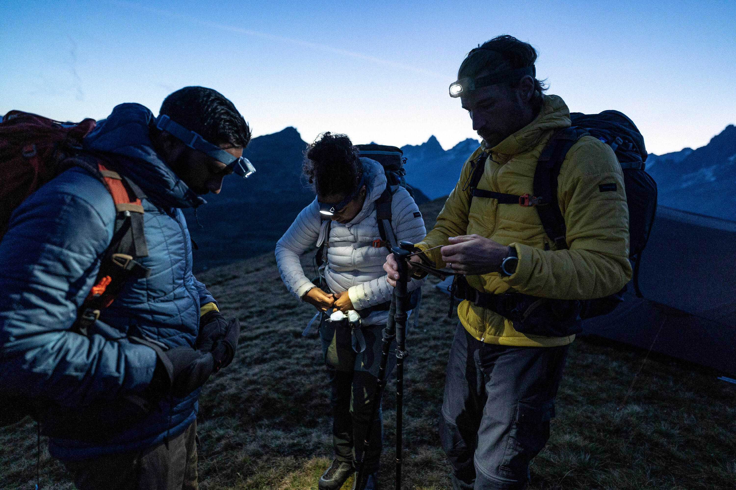 Gewatteerde trekkingjas met capuchon voor heren MT100 - 5°C synthetisch blauw 10/11