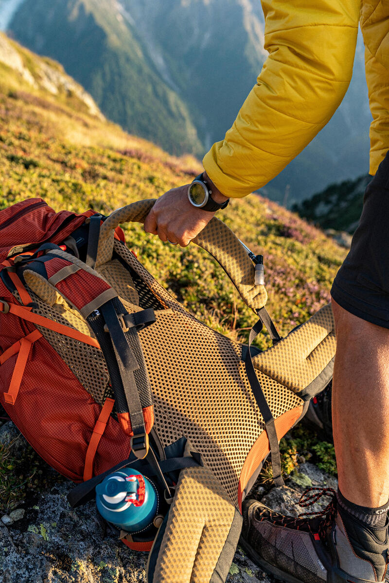 Rucsac Trekking la munte cu husă ploaie MT500 Air 60+10L Bărbați