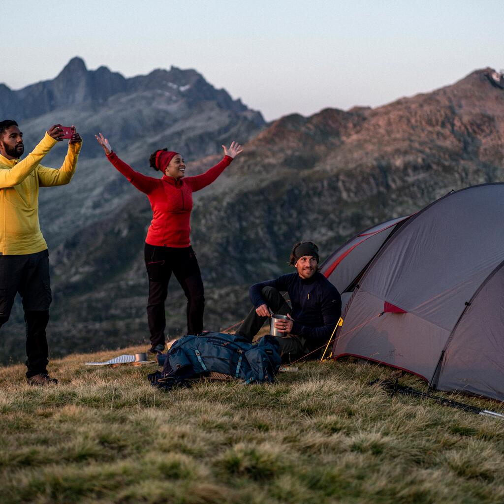 Tunnel trekking tent - 4-person - MT900 