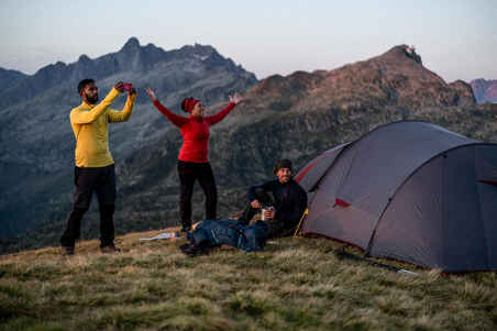 Tunnel trekking tent - 4-person - MT900 