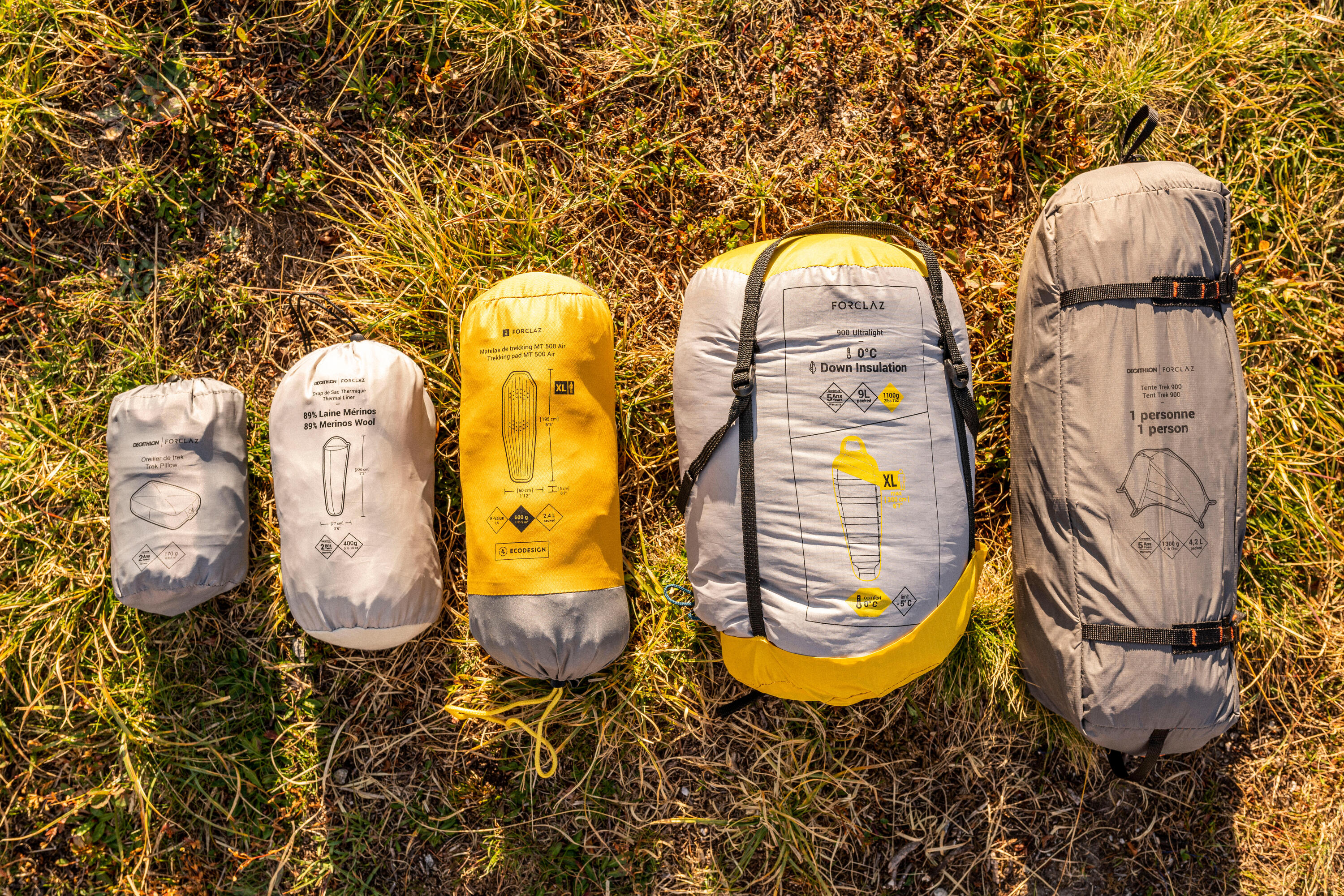 Some light sleeping gear : tents, bags, mattresses