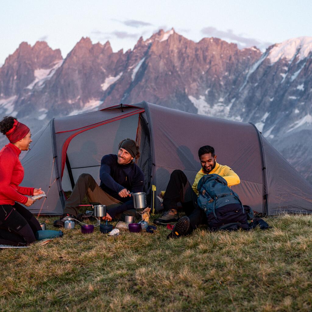 Tunnel trekking tent - 4-person - MT900 