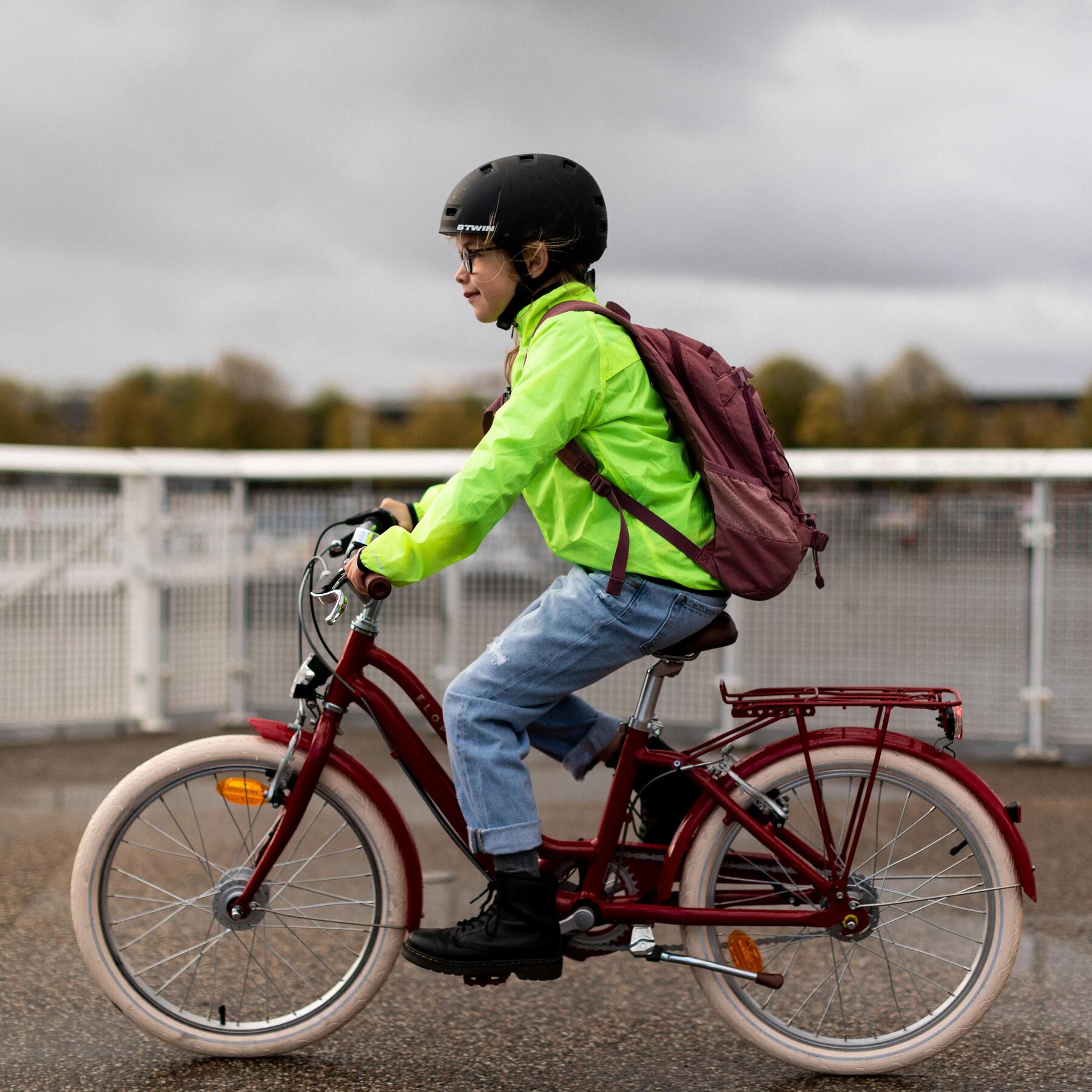Dès 6 ans, apprenez-lui à faire du vélo en ville