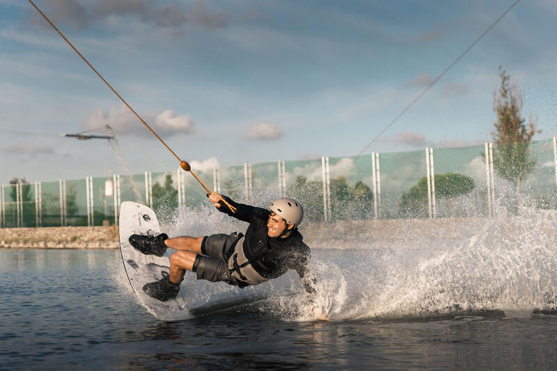 Pánská wakeboardová plovací vesta 500 50 N béžová