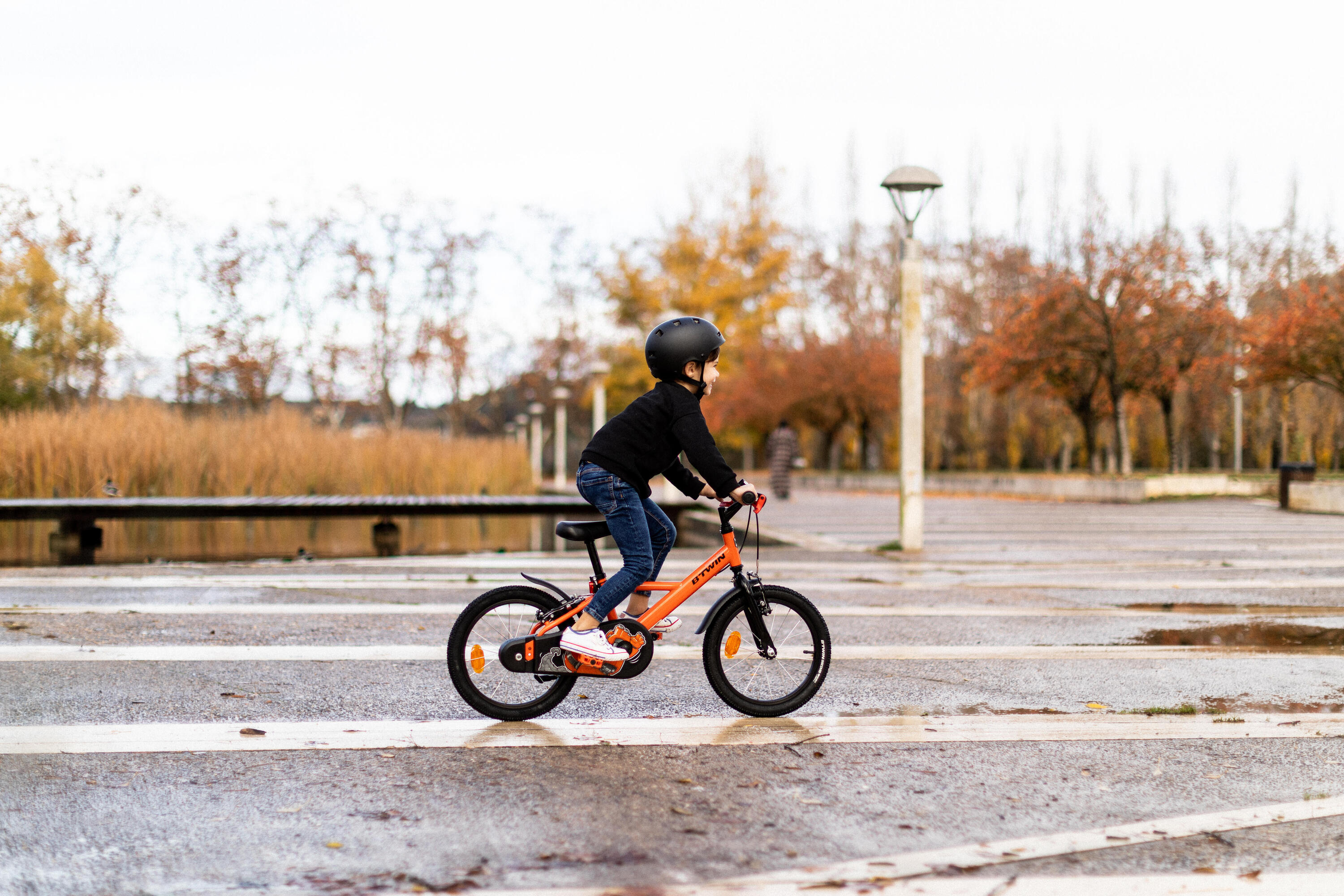 Kids' 16-inch, chain guard, easy-braking bike, orange 3/9