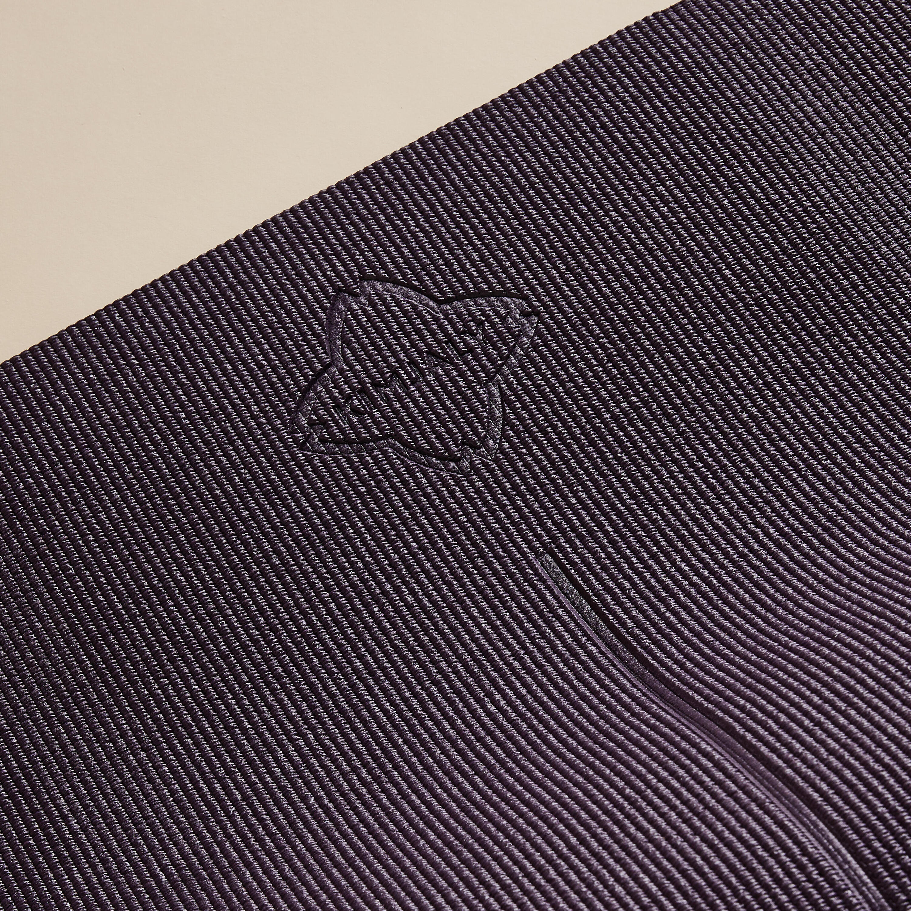 8 mm Grippy and Comfortable Gentle Yoga Mat - Dark Purple 5/8